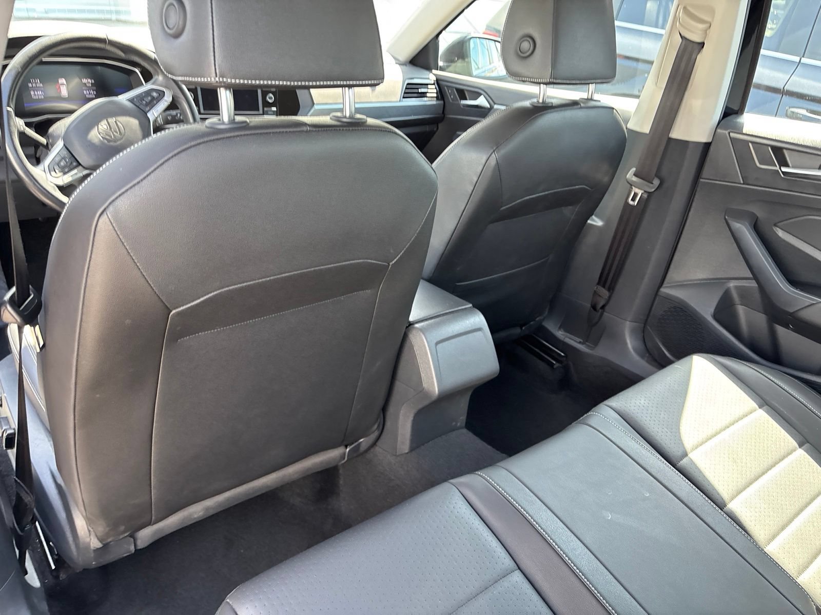 Used 2024 Volkswagen Jetta SE FWD image 9