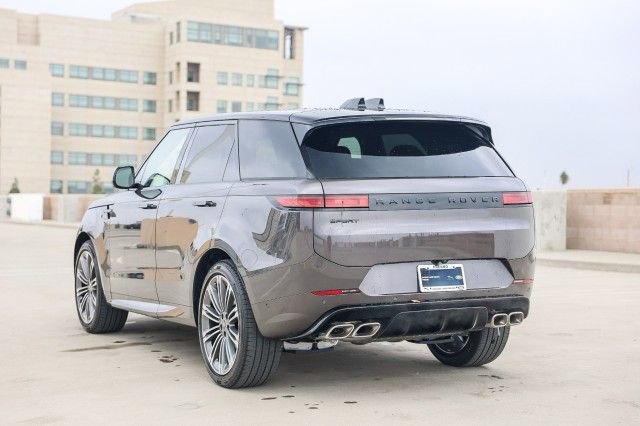 New 2025 Land Rover Range Rover Sport Dynamic SE image 6