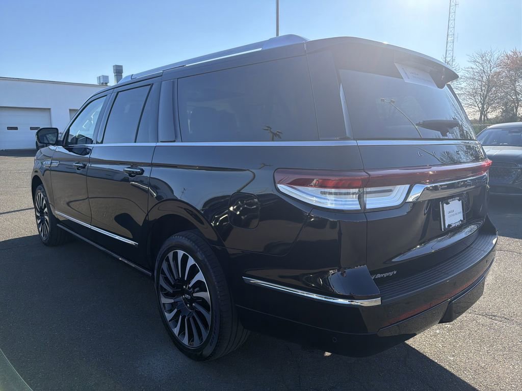 Used 2023 Lincoln Navigator L Black Label image 3