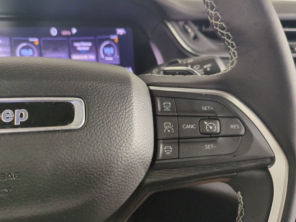 Used 2024 Jeep Grand Cherokee Altitude image 31