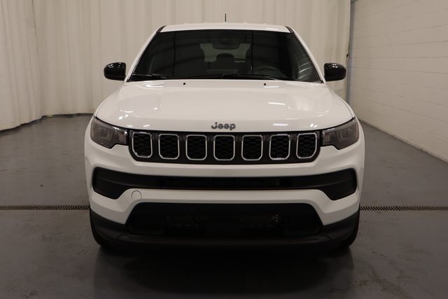 New 2025 Jeep Compass Sport image 3
