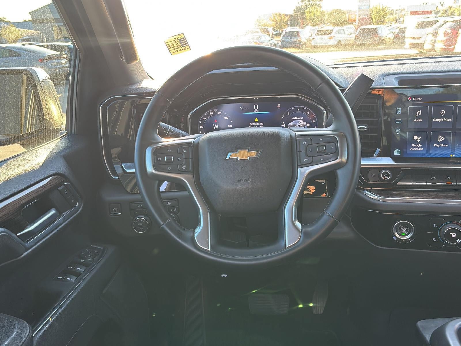 Used 2023 Chevrolet Silverado 1500 LT AWD/4WD image 9