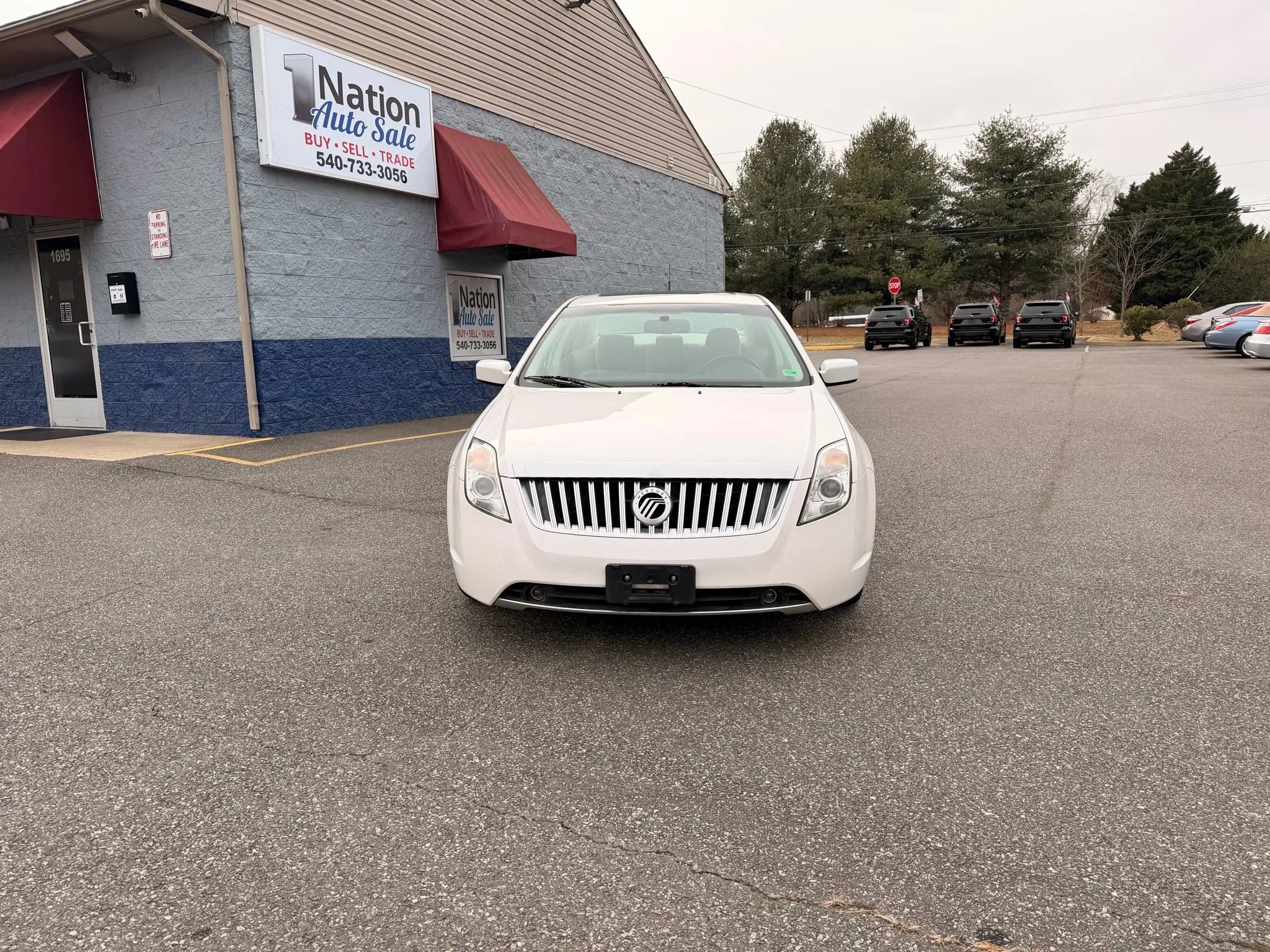 Used 2010 Mercury Milan image 2