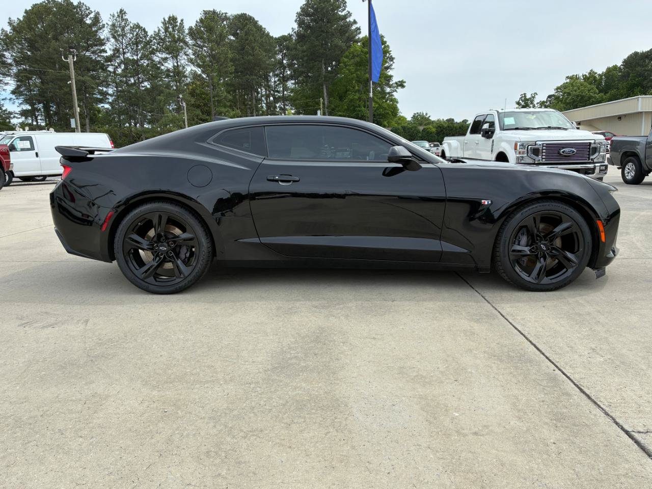 Used 2018 Chevrolet Camaro SS RWD image 5