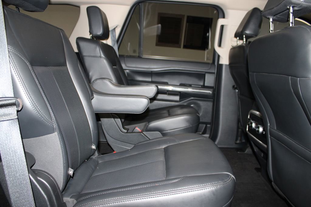 Used 2022 Ford Expedition XLT image 34