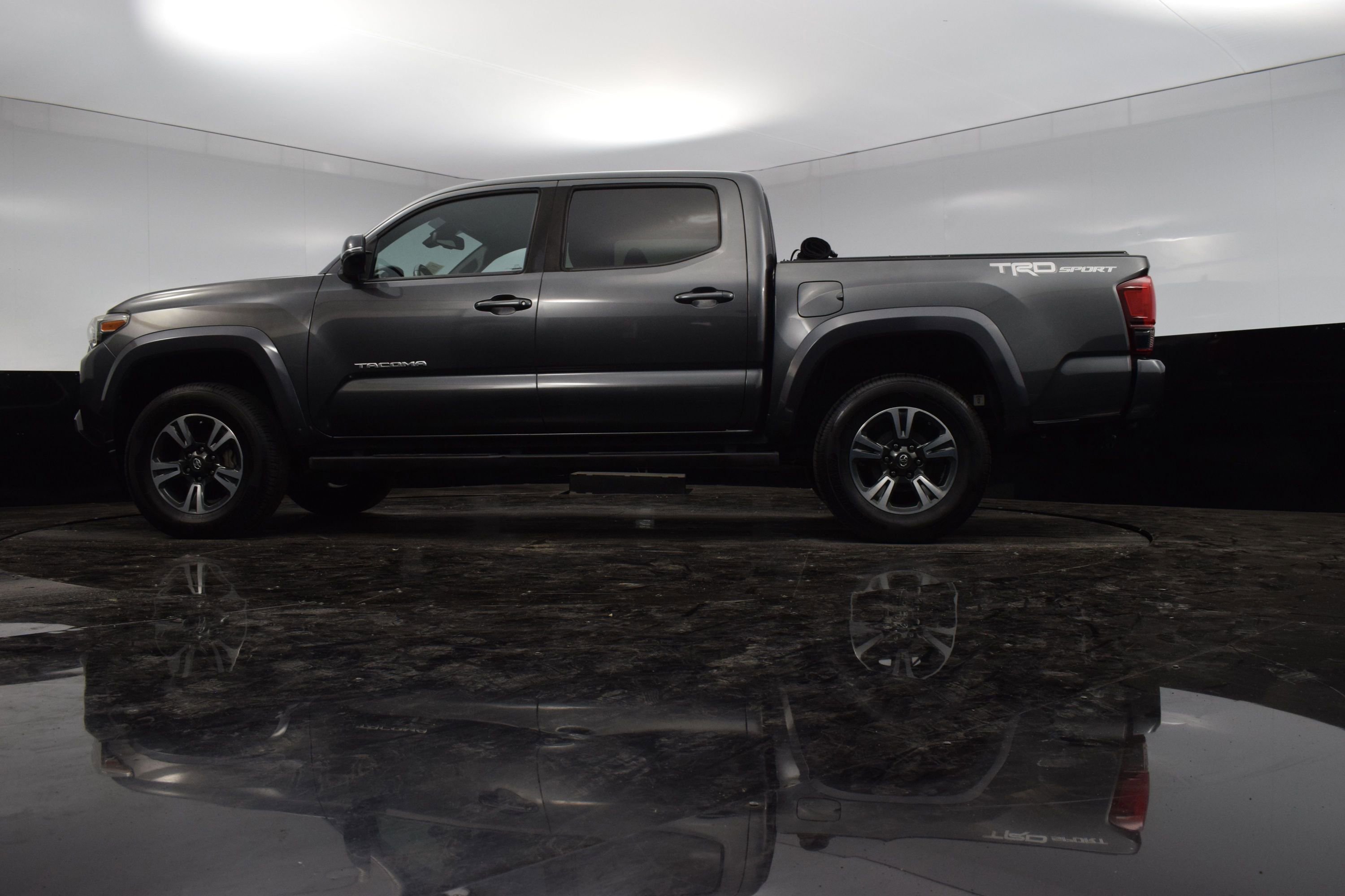 Used 2019 Toyota Tacoma SR5 image 18