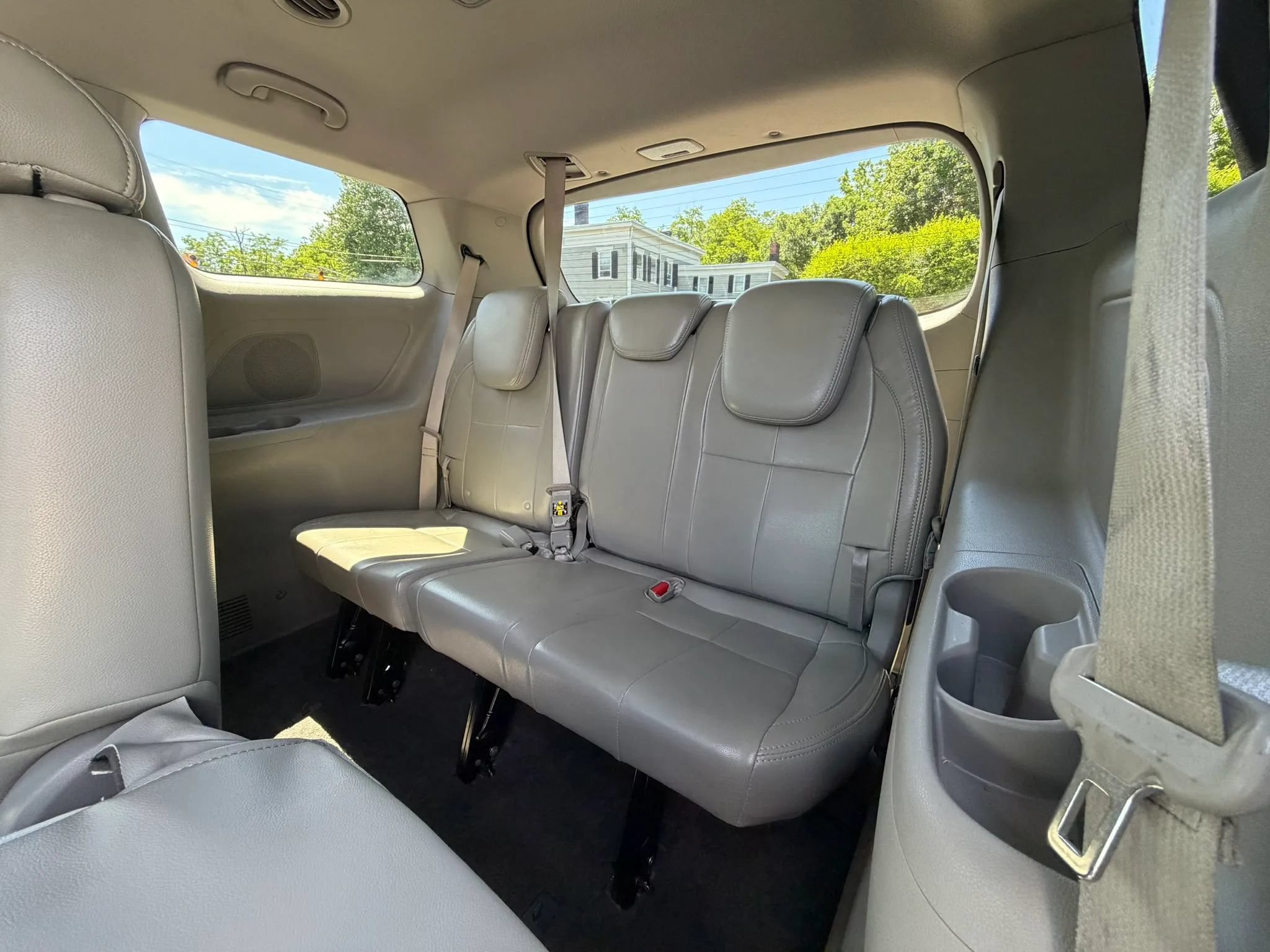 Used 2019 Kia Sedona LX FWD image 19