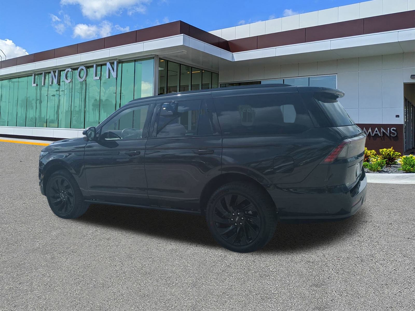 New 2025 Lincoln Navigator Reserve w/ Jet Appearance Package image 6
