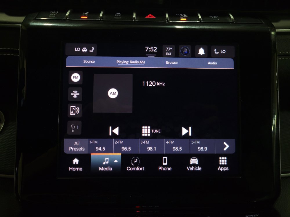 Used 2023 Jeep Grand Cherokee Altitude AWD/4WD image 25