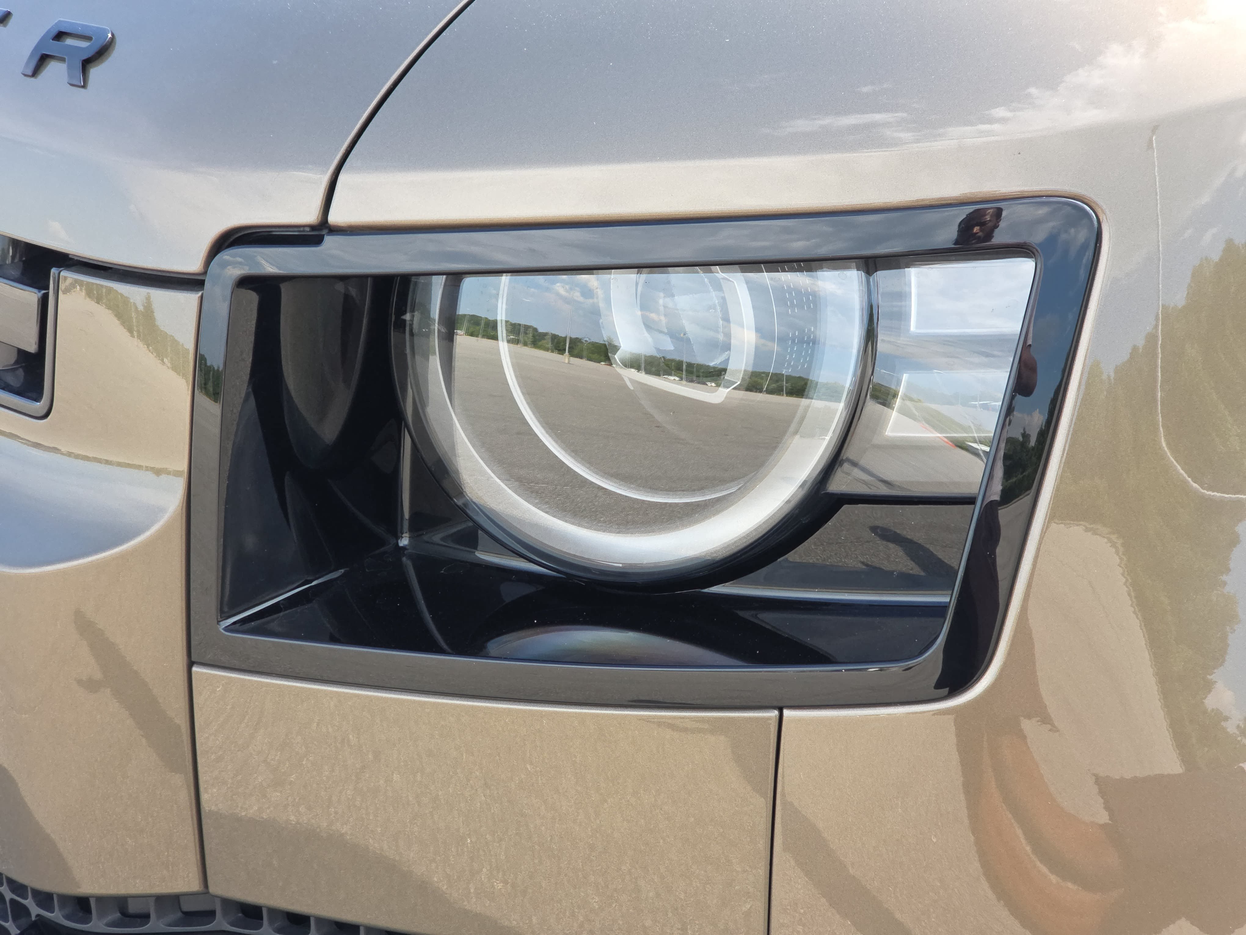 New 2026 Land Rover Defender 110 X-Dynamic SE AWD/4WD image 29