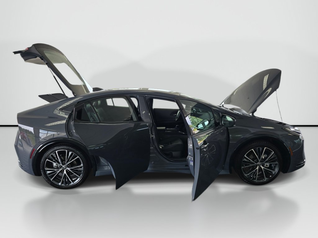 Used 2025 Toyota Prius XLE AWD/4WD image 9
