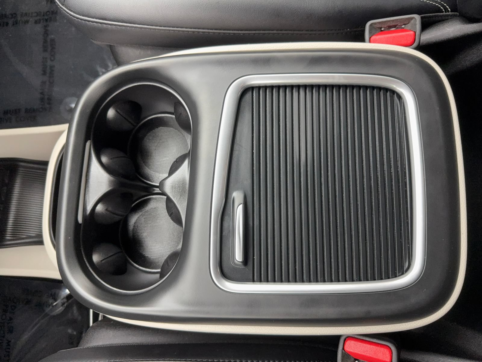 Used 2024 Chrysler Pacifica Limited FWD image 30