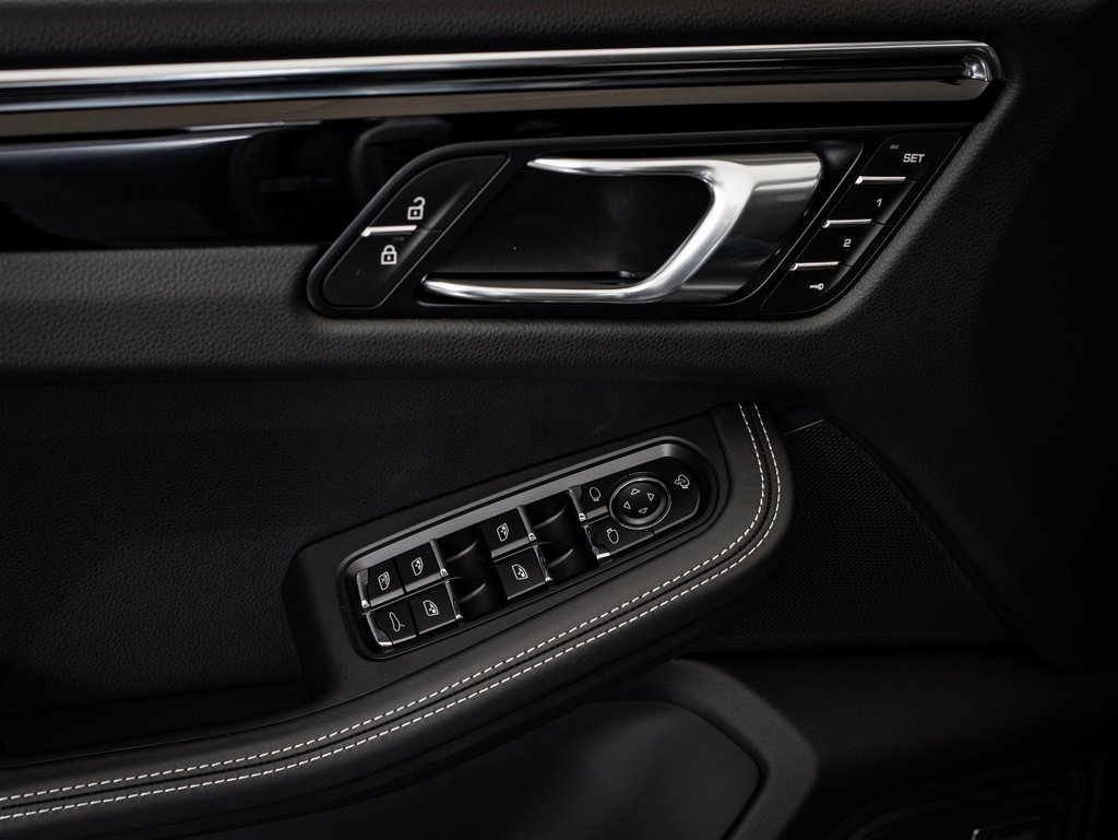 New 2026 Porsche Macan Turbo image 29