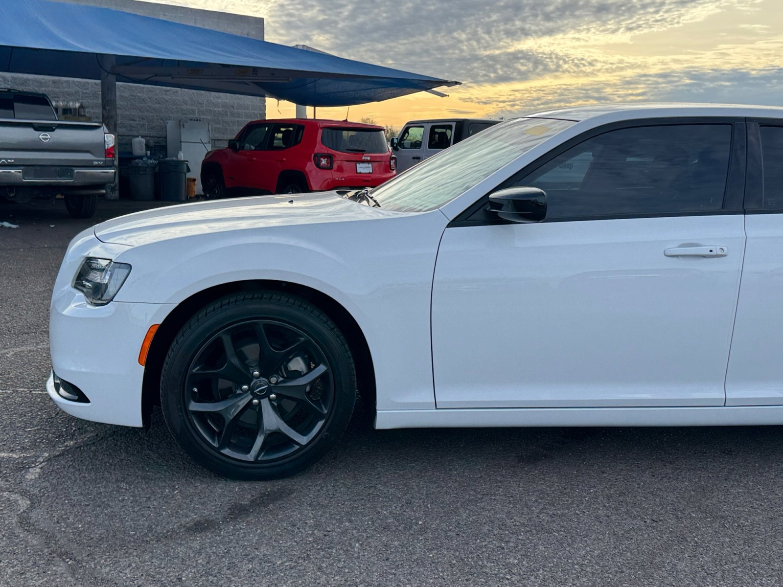 Used 2023 Chrysler 300 Touring w/ Sport Appearance Package image 10