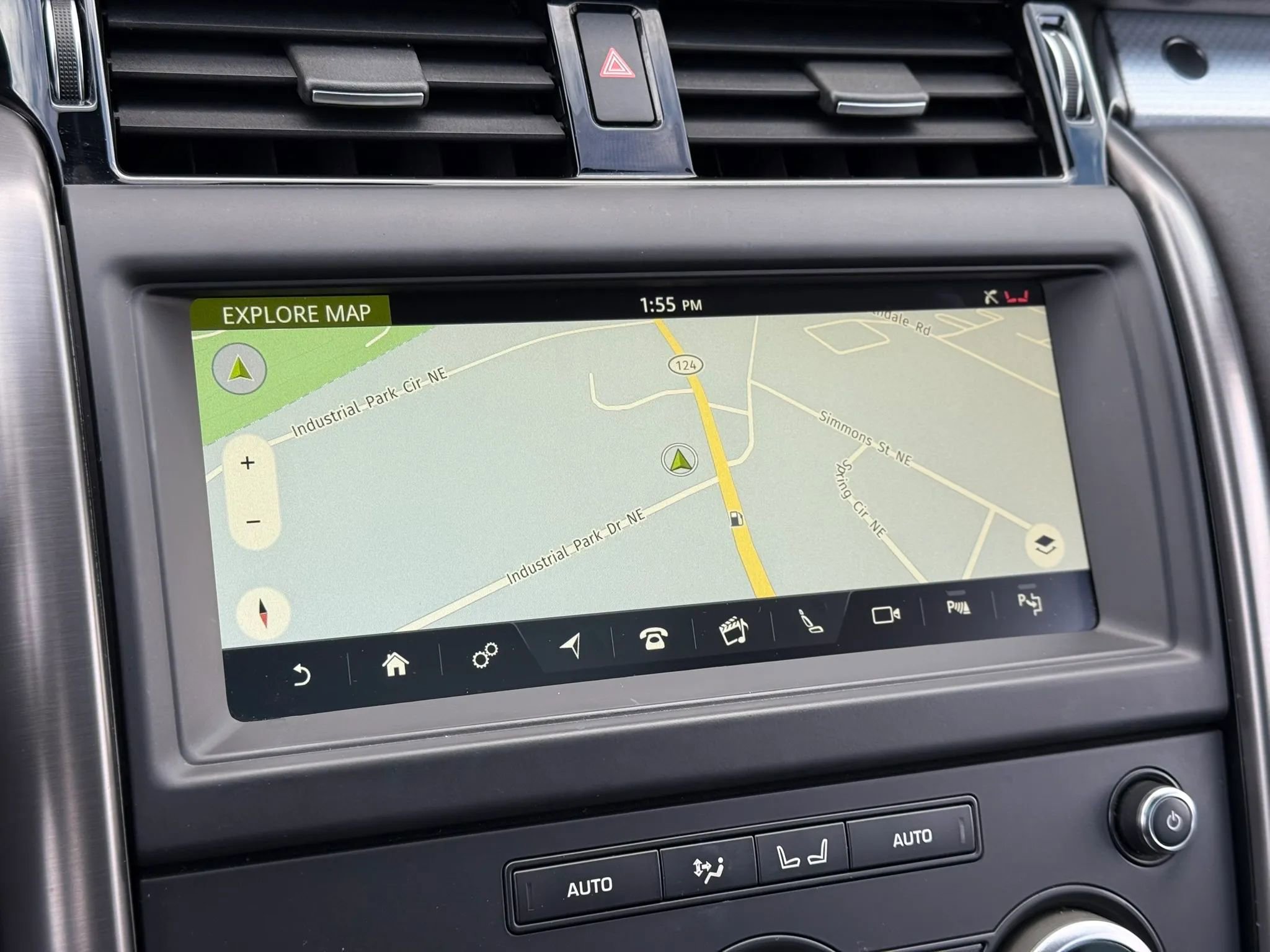 Used 2020 Land Rover Discovery Landmark image 24