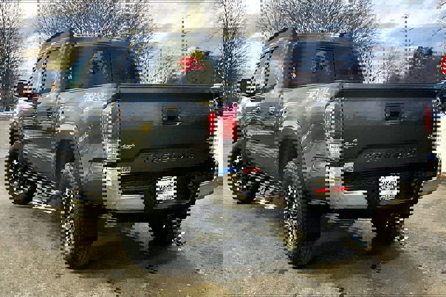 Used 2022 Toyota Tacoma TRD Off-Road image 11