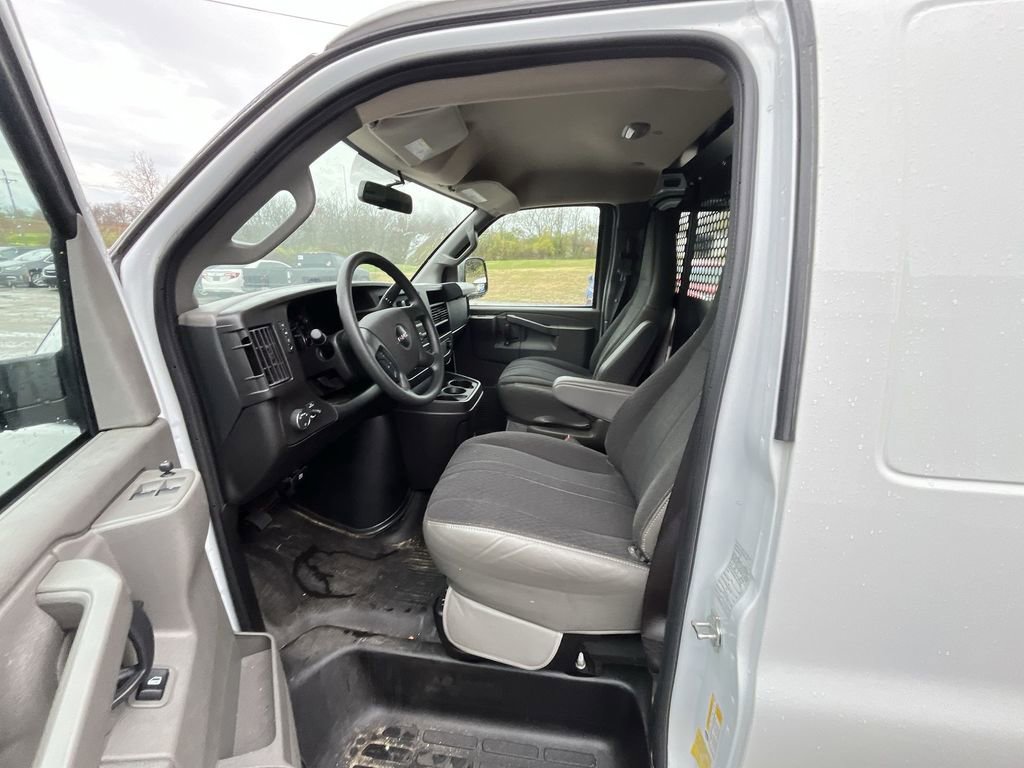 Used 2024 GMC Savana 2500 Work Van w/ Driver Convenience Package image 11