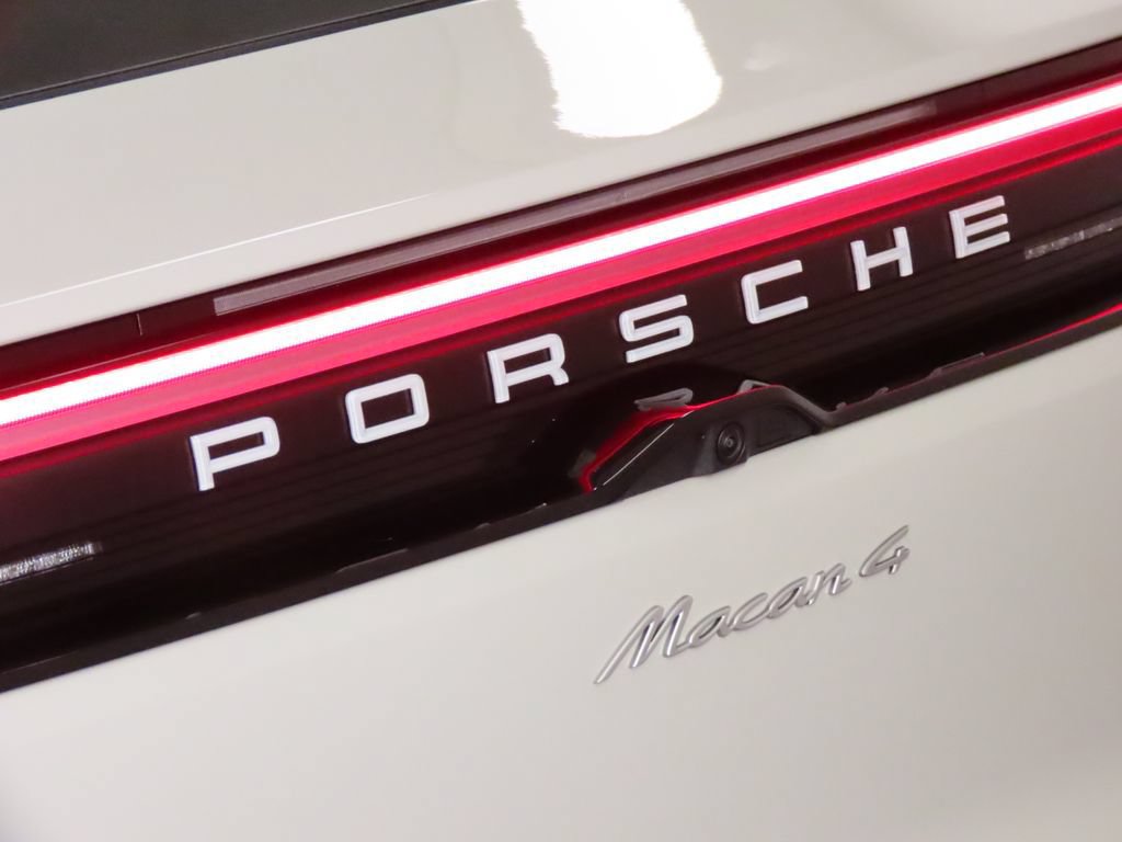 New 2026 Porsche Macan 4 Electric AWD/4WD image 12