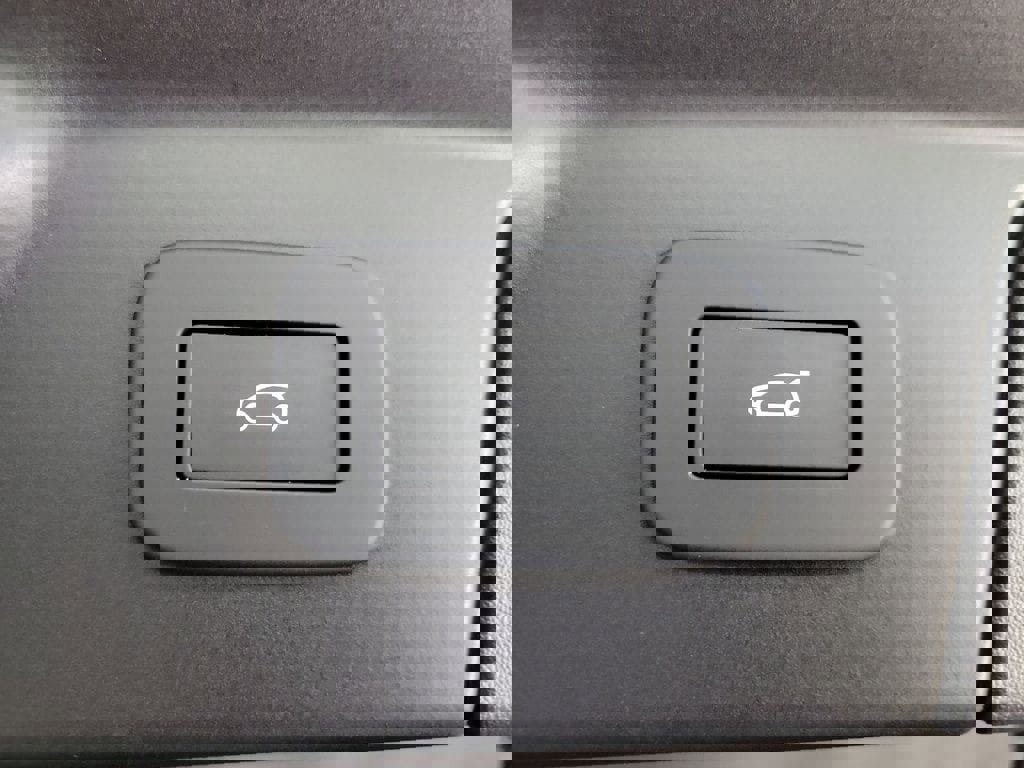 New 2026 Land Rover Range Rover Velar Dynamic SE image 30