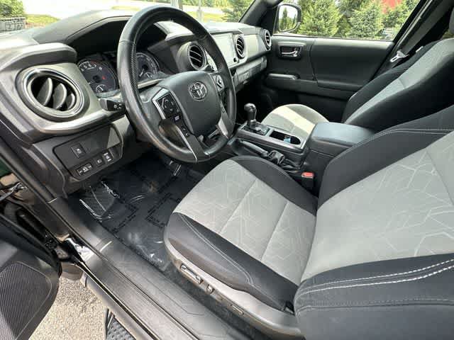 Used 2023 Toyota Tacoma TRD Off-Road w/ Technology Package AWD/4WD image 14