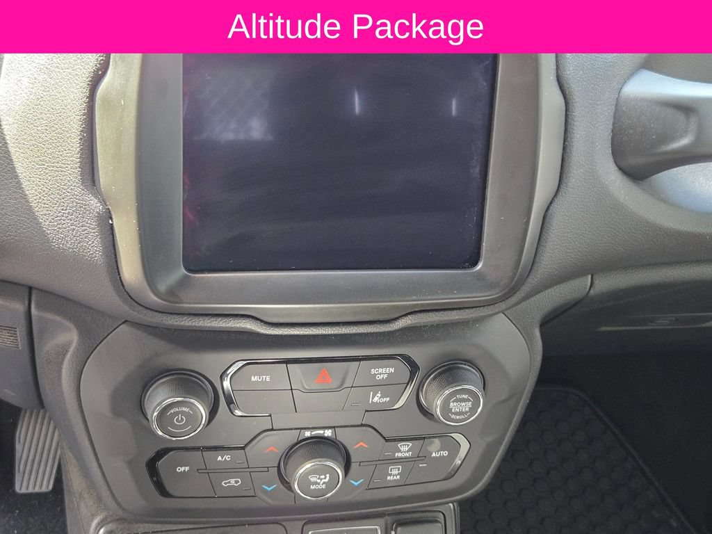 Used 2022 Jeep Renegade Altitude AWD/4WD image 12