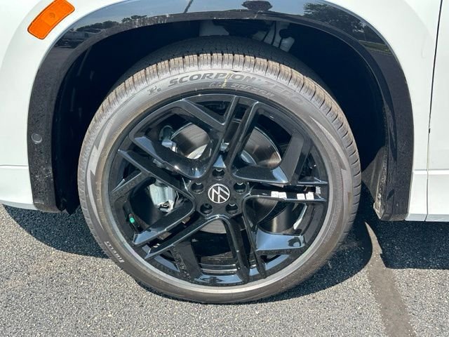 New 2026 Volkswagen Tiguan SE R-Line AWD/4WD image 8