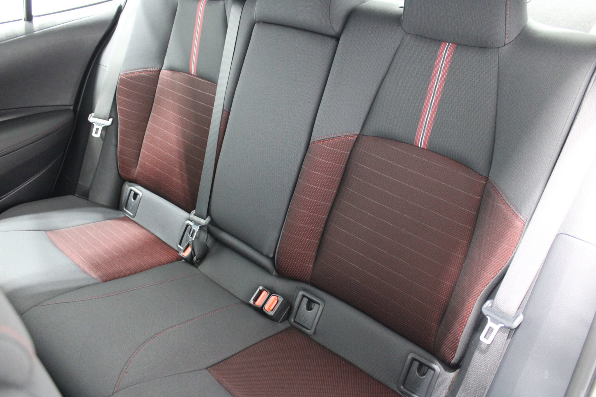 Used 2024 Toyota Corolla SE w/ SE Premium Package FWD image 17
