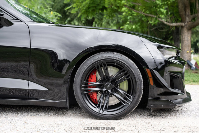Used 2019 Chevrolet Camaro ZL1 RWD image 11