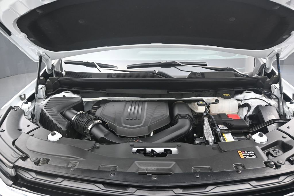 Used 2024 Chevrolet Traverse LS FWD image 12