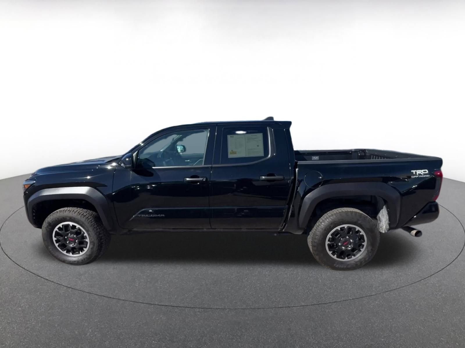 Used 2025 Toyota Tacoma TRD Off-Road image 9
