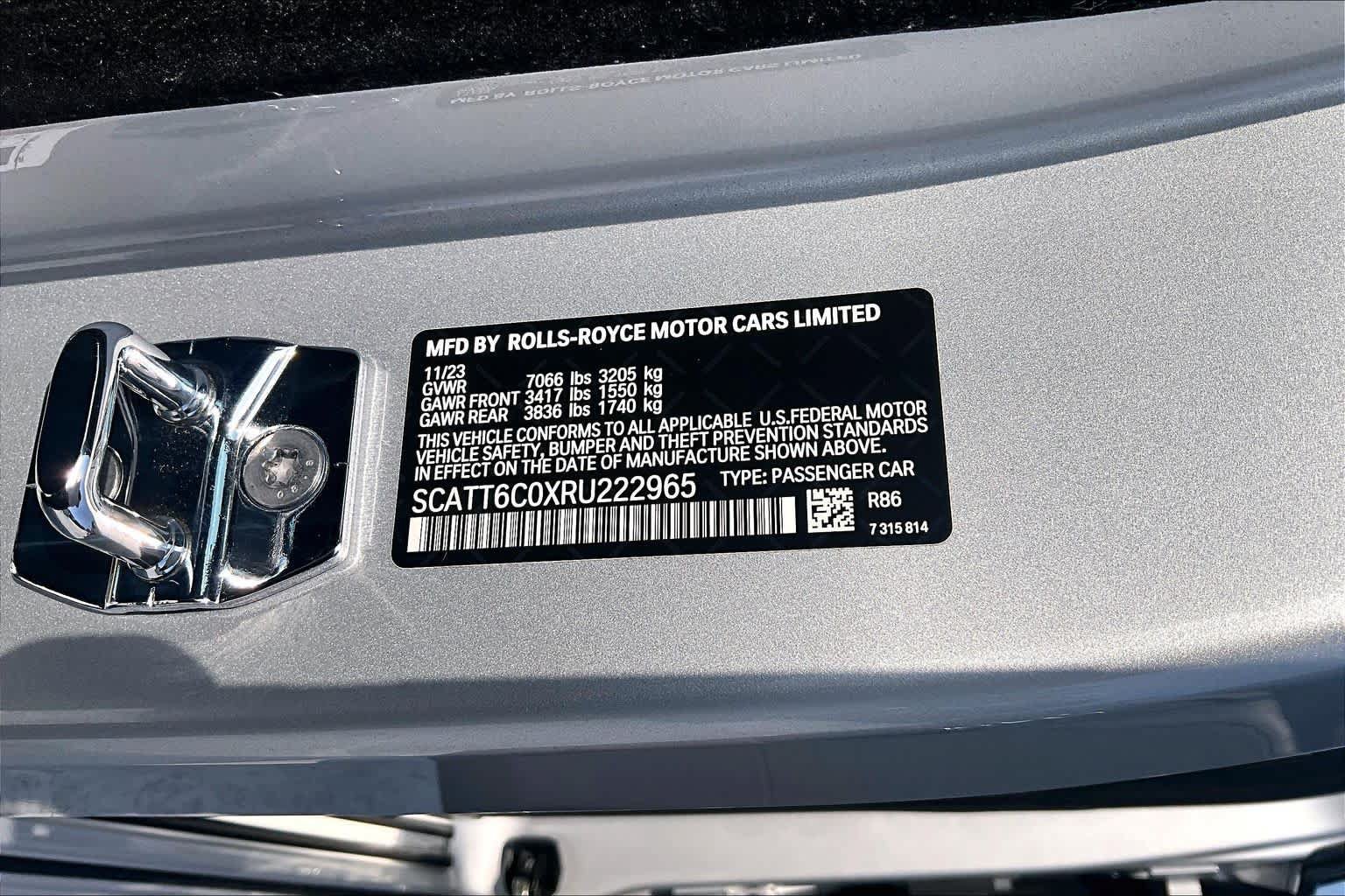 Used 2024 Rolls-Royce Phantom Sedan RWD image 37