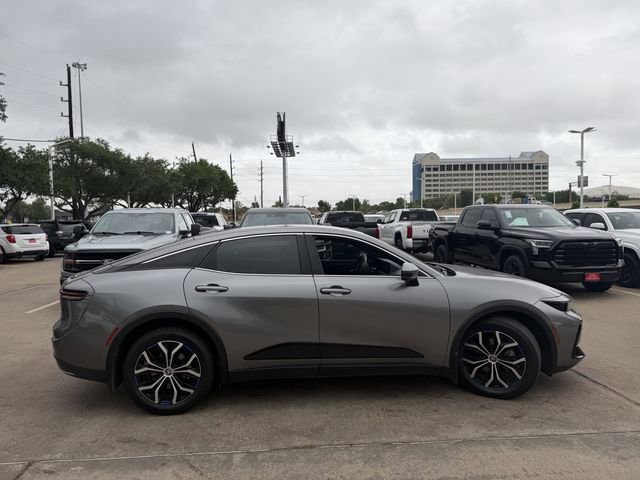 Used 2023 Toyota Crown XLE image 4