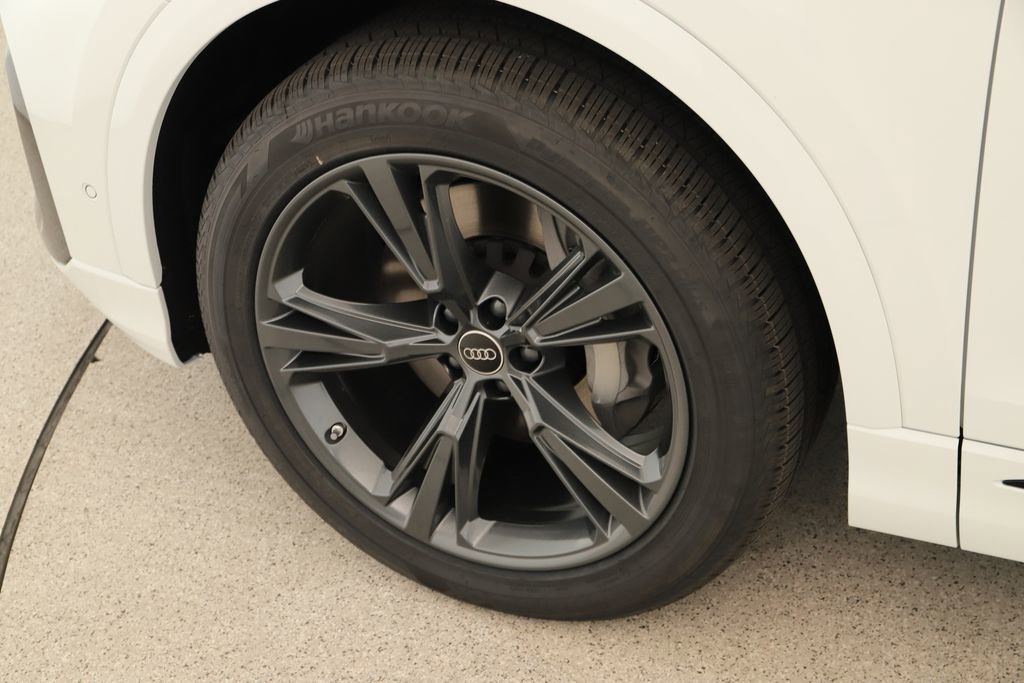 New 2026 Audi Q8 Premium image 30