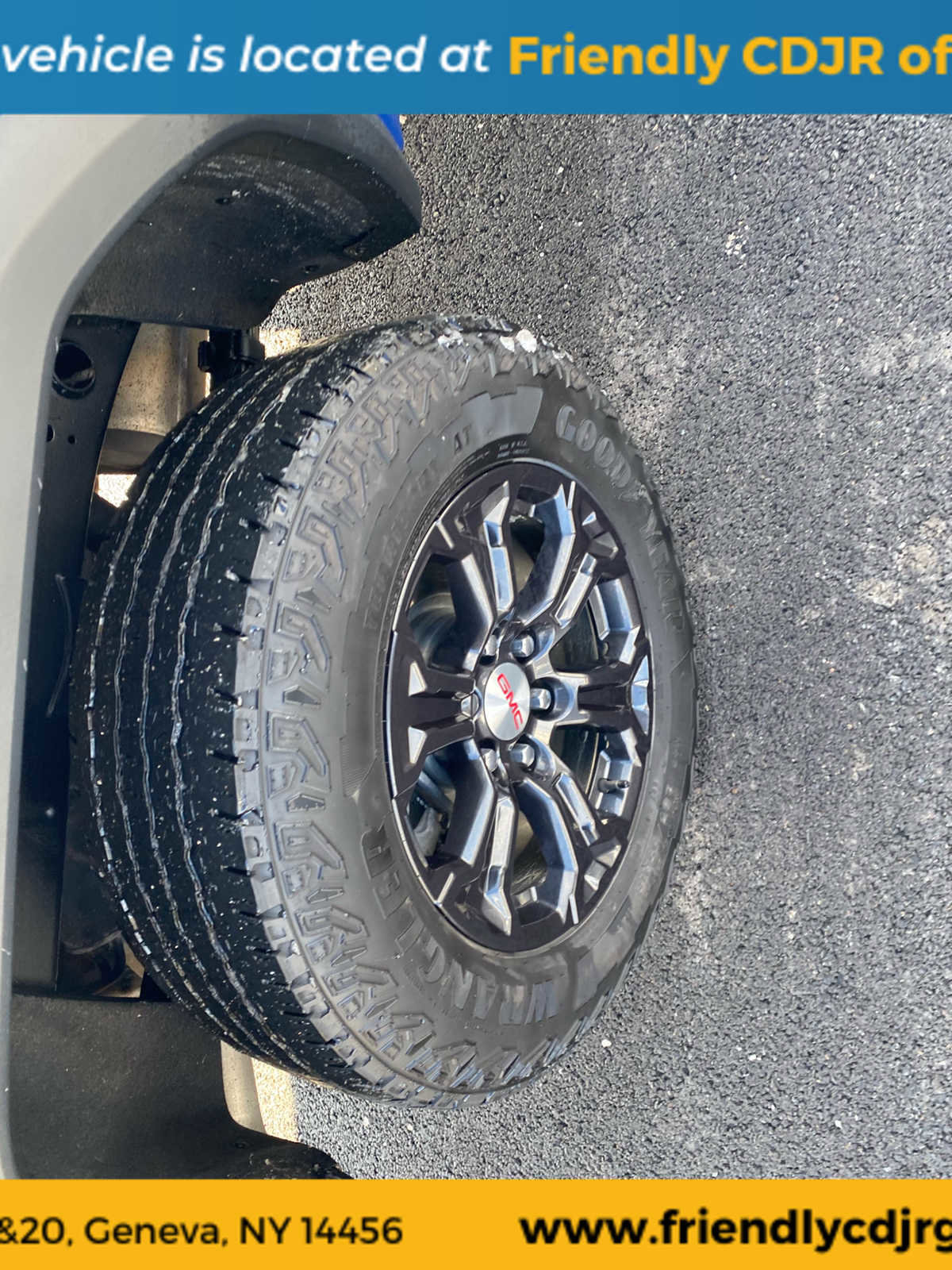 Used 2024 GMC Canyon Elevation w/ Convenience Package image 9