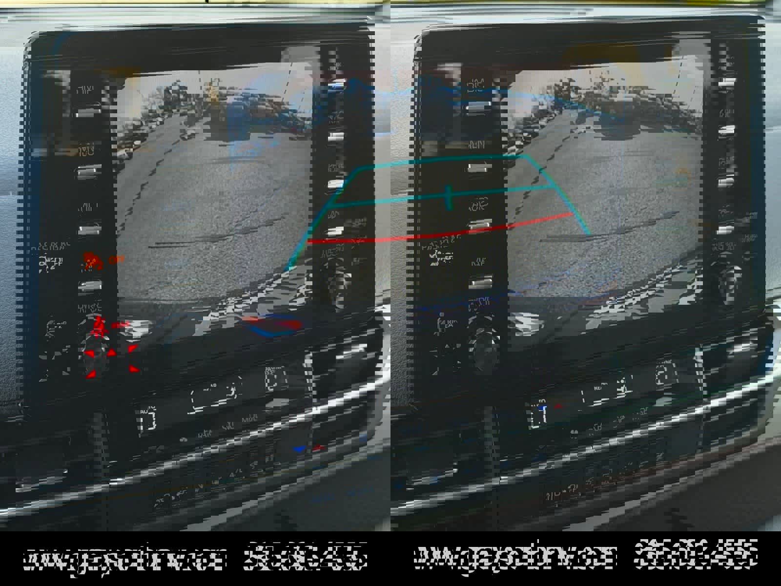 Used 2024 Toyota Sienna LE image 26