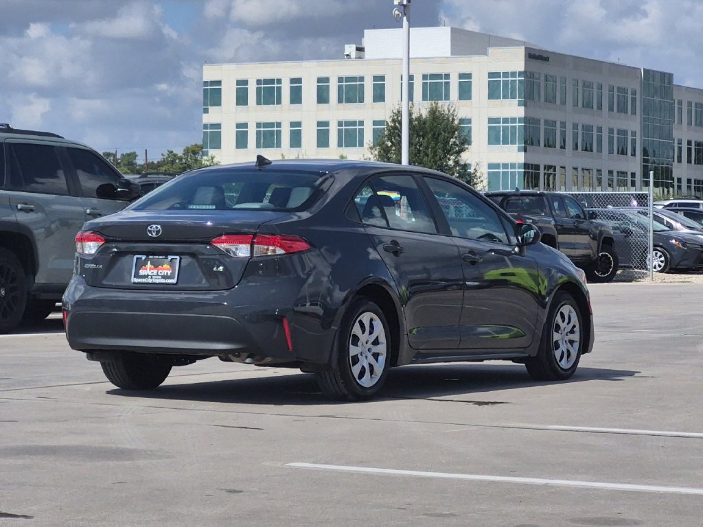 Used 2026 Toyota Corolla LE FWD image 6
