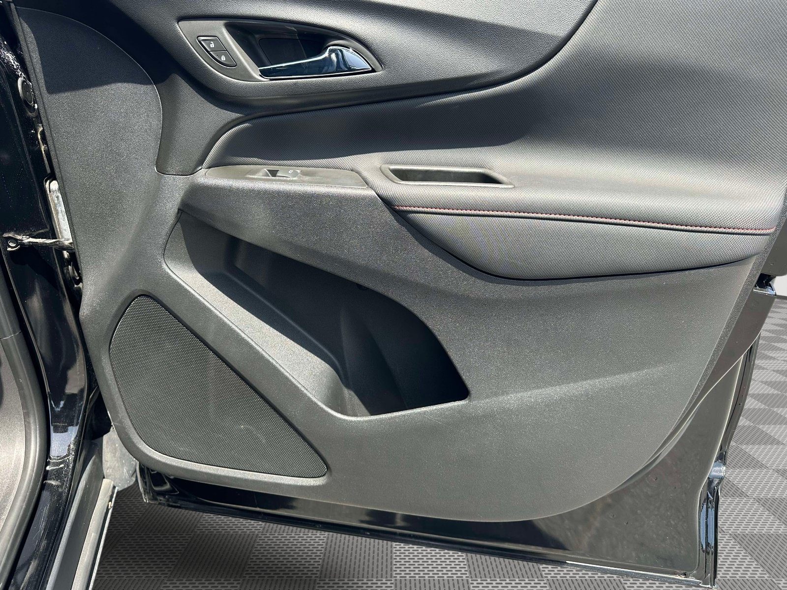 Used 2023 Chevrolet Equinox RS w/ LPO, Floor Liner Package FWD image 24