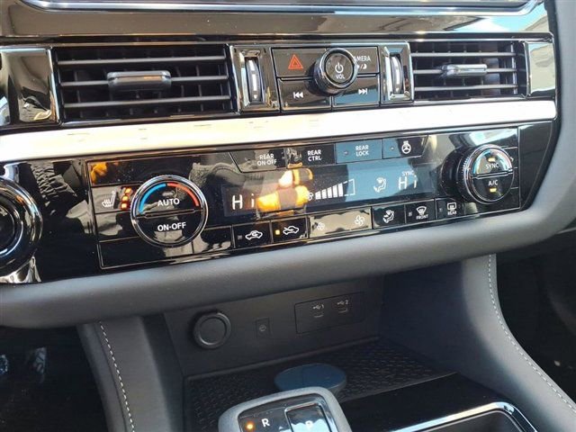 New 2026 Nissan Pathfinder SL image 12