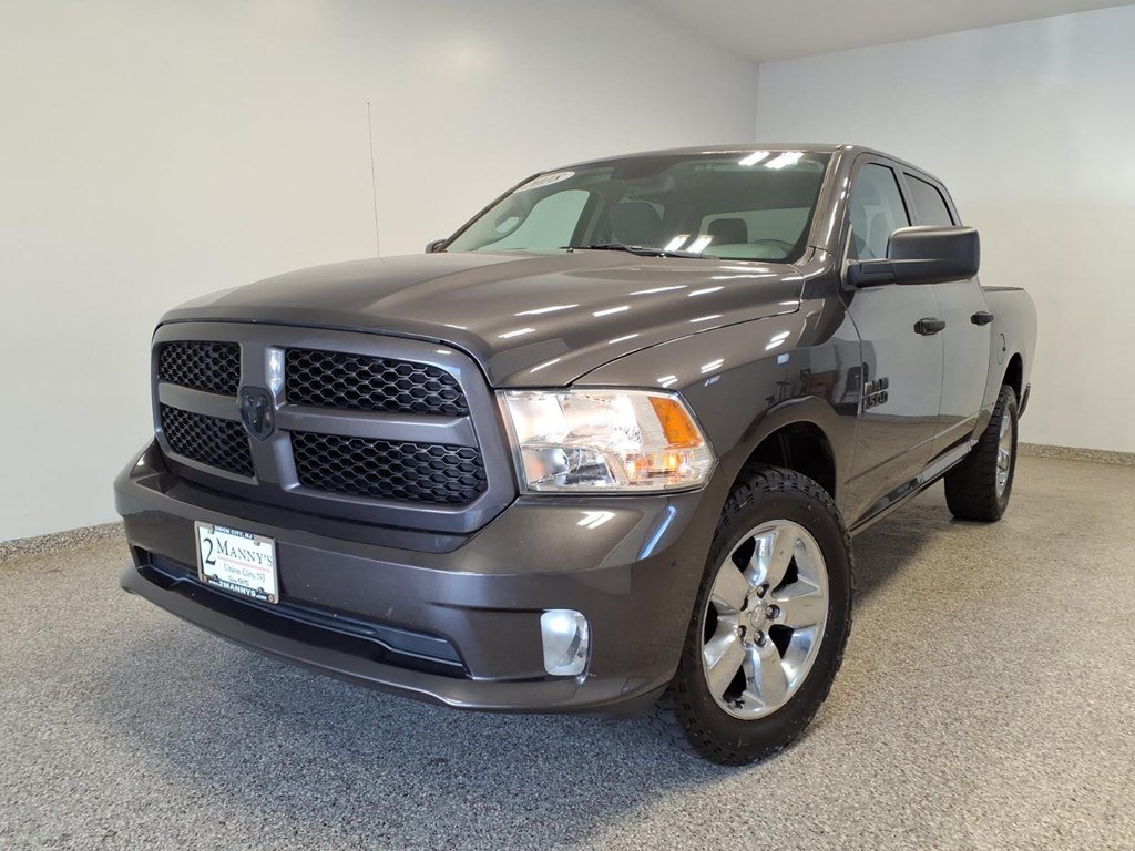 Used 2018 RAM 1500 Express AWD/4WD image 1