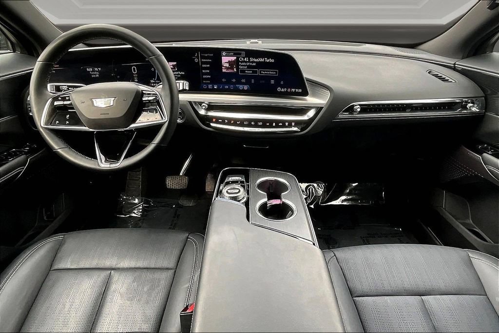 Certified 2025 Cadillac Lyriq Luxury w/ LPO, Floor Liner Package AWD/4WD image 7