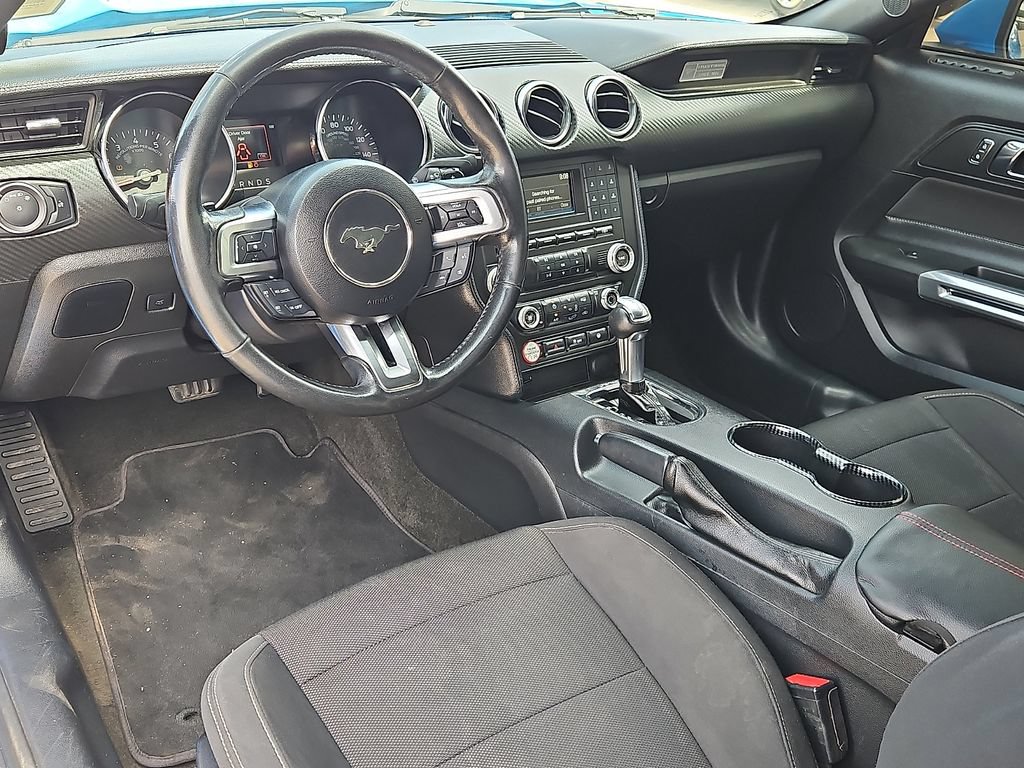 Used 2017 Ford Mustang Coupe RWD image 12