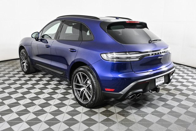 Used 2025 Porsche Macan image 3