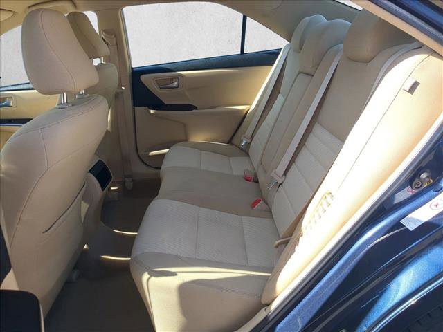 Used 2015 Toyota Camry LE image 17