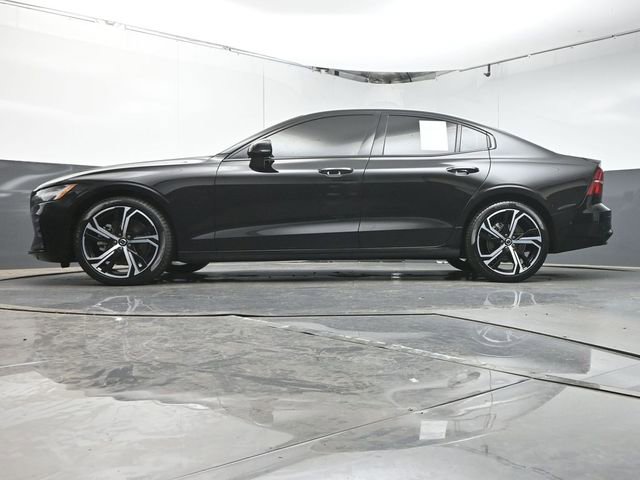 Certified 2025 Volvo S60 B5 Plus AWD/4WD image 34