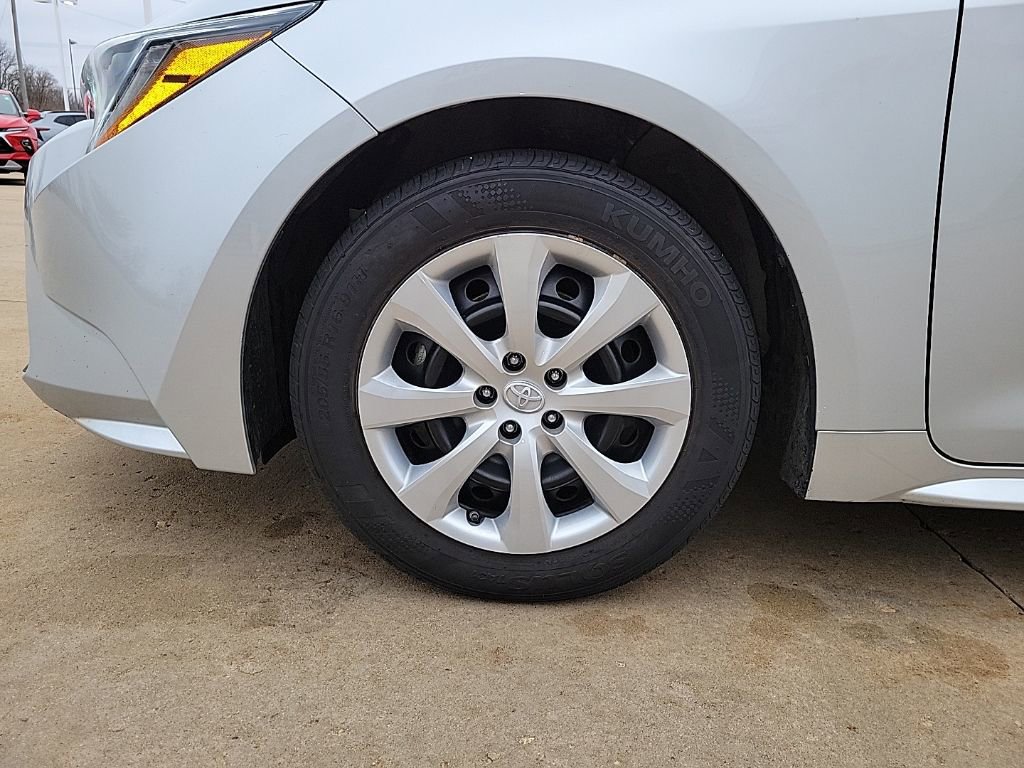 Used 2021 Toyota Corolla LE image 15