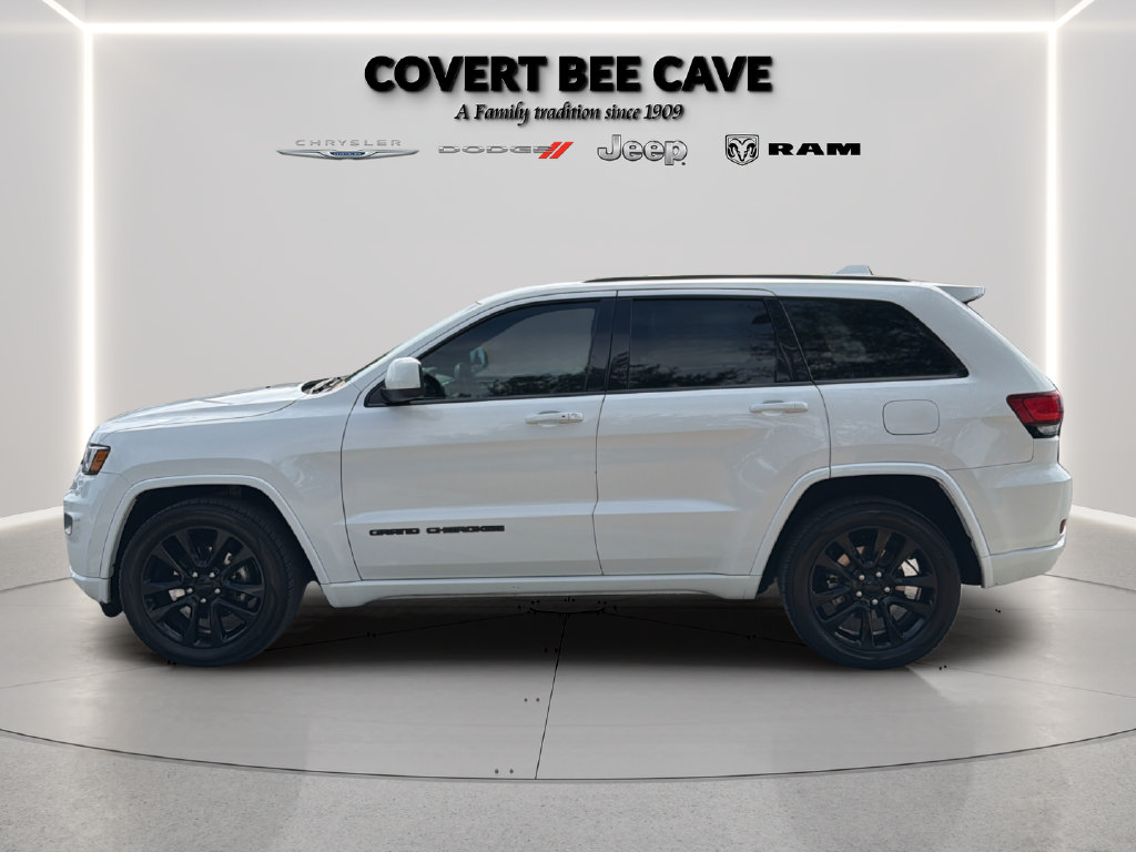 Used 2018 Jeep Grand Cherokee Altitude RWD image 4