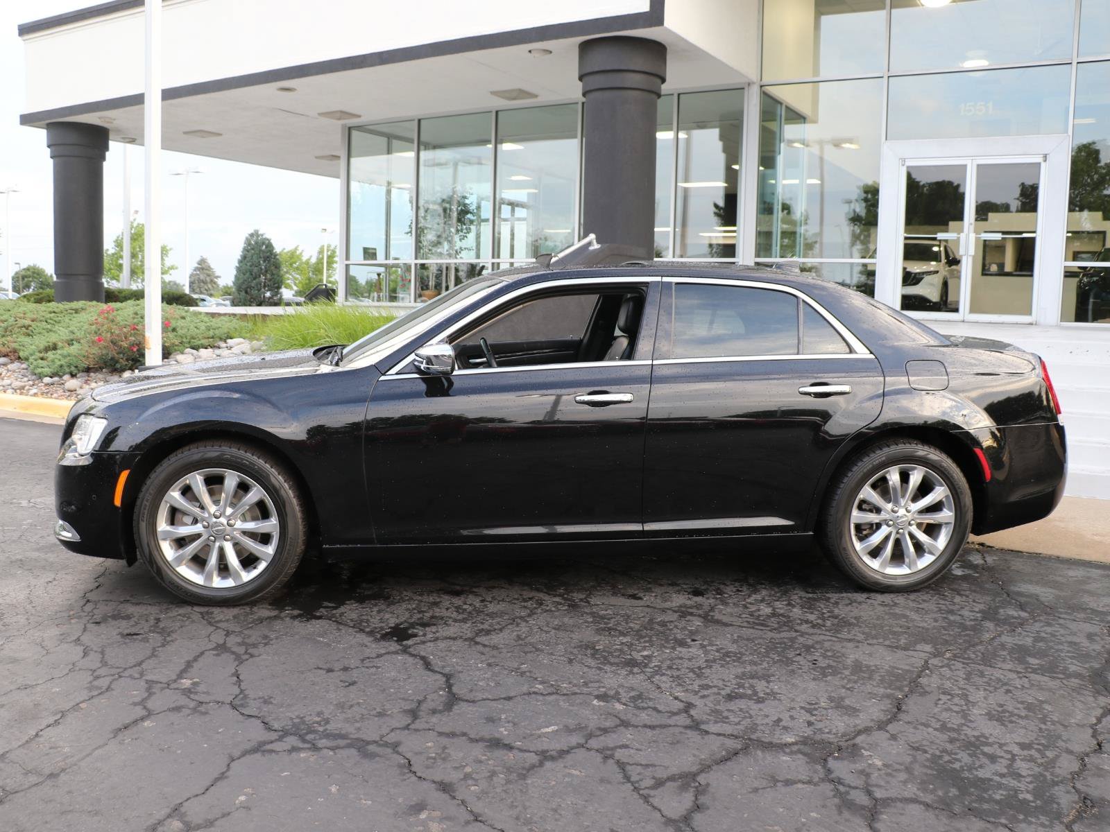 Used 2018 Chrysler 300 Limited w/ Safetytec Plus Group AWD/4WD image 2