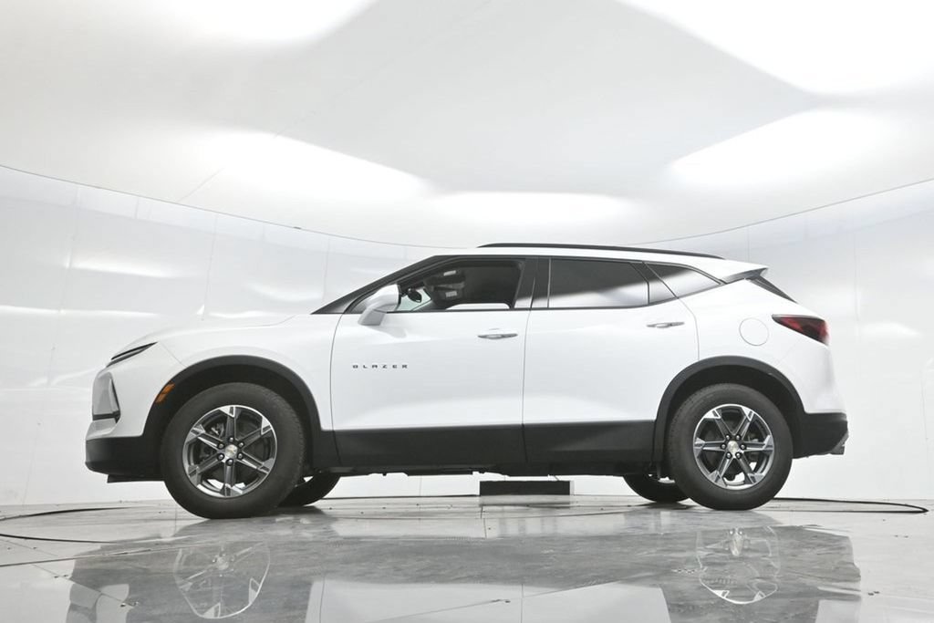 New 2025 Chevrolet Blazer LT w/ Convenience Package FWD image 72