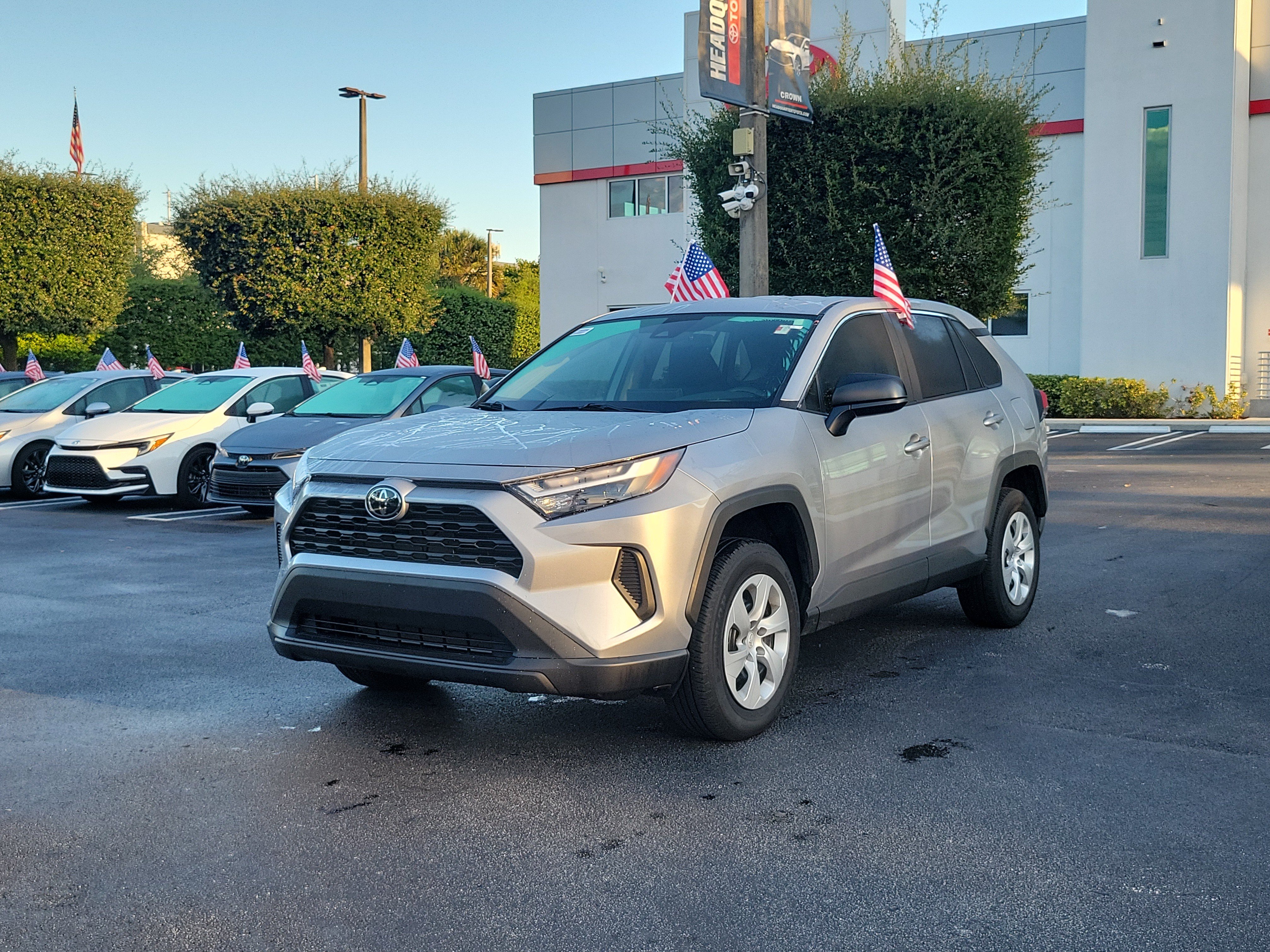 Used 2025 Toyota RAV4 LE FWD image 5
