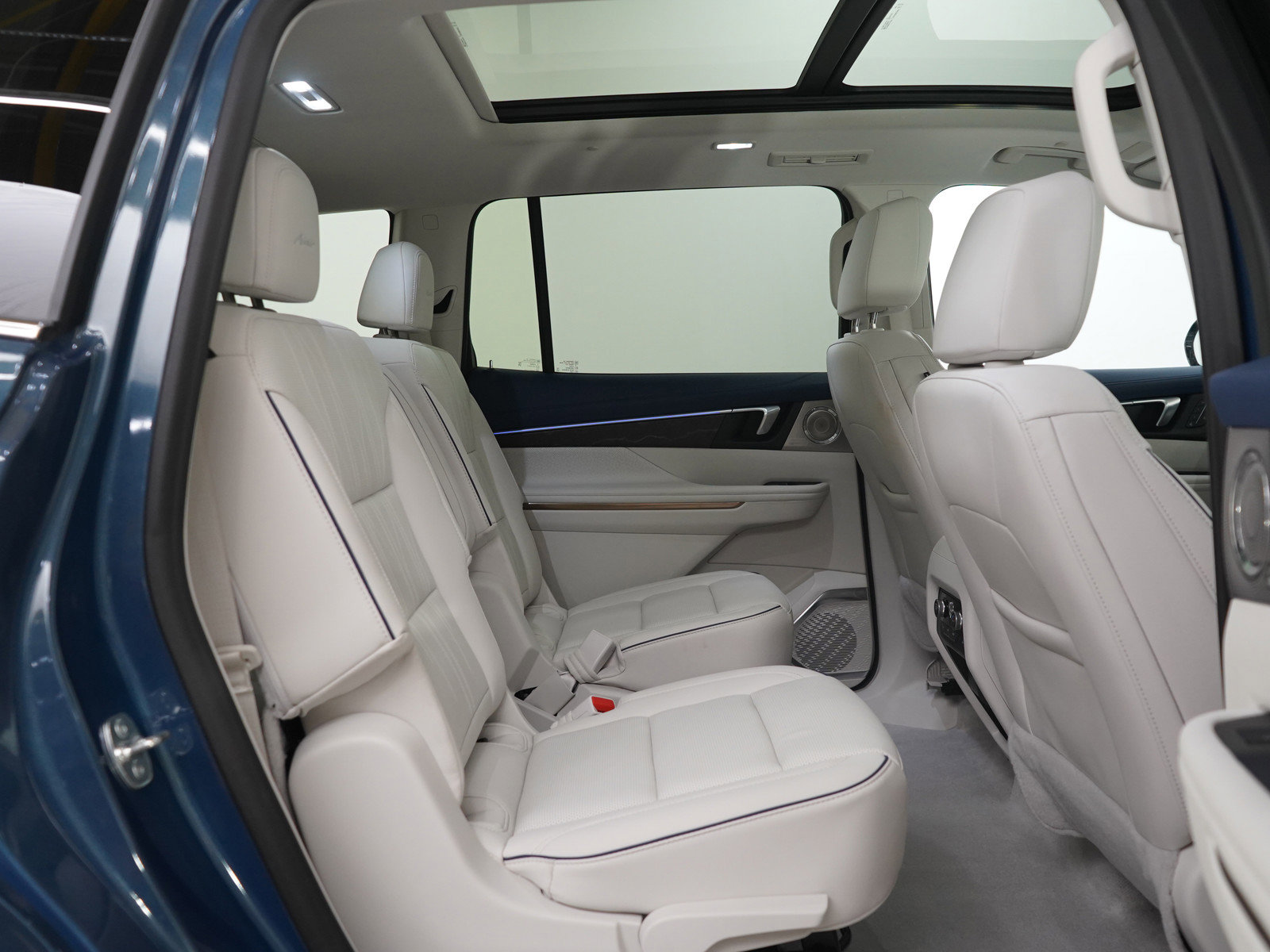 Used 2025 Buick Enclave Avenir w/ Super Cruise Package image 14